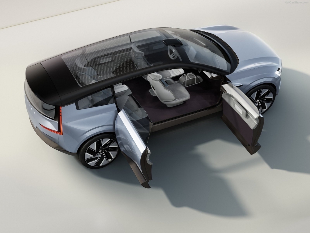 Volvo Concept Recharge Doors