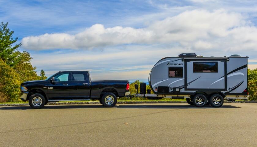 What Are the Laws For Towing A Caravan?